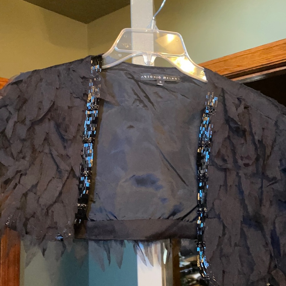 Short beaded feathery jacket